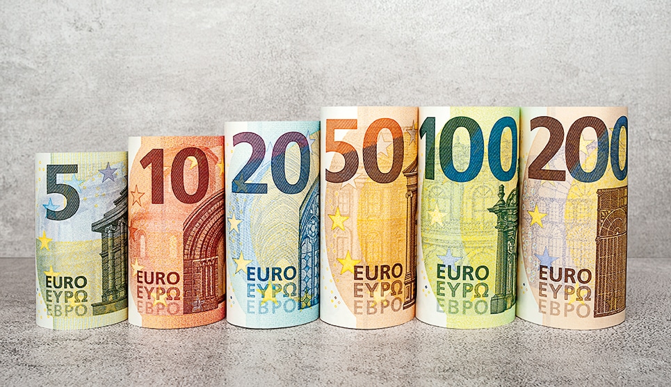 Les nouveaux billets de 100 et 200 euros introduits mercredi