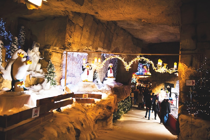 Marché de Noël dans la grotte de Valkenburg aux pays bas