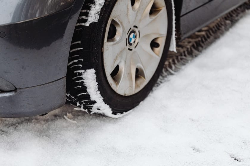 Gardez le Contrôle Avec des Pneus d'Hiver