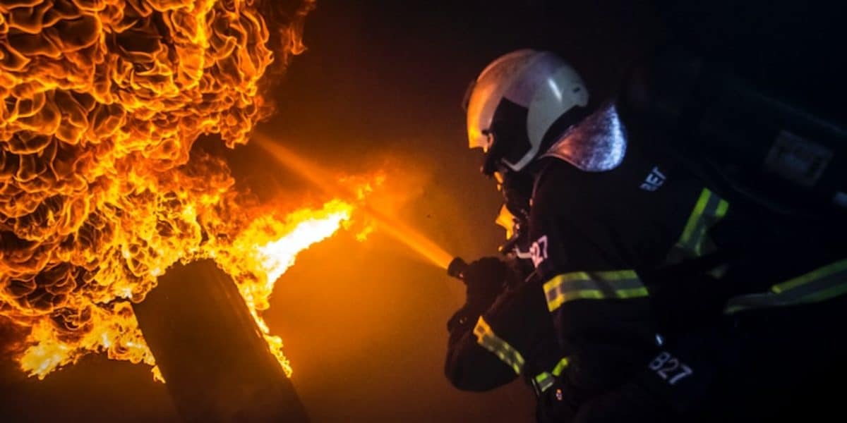 Les pompiers peuvent s'aider d'autocollants pour savoir si des animaux sont présents sur les lieux d'un incendie.