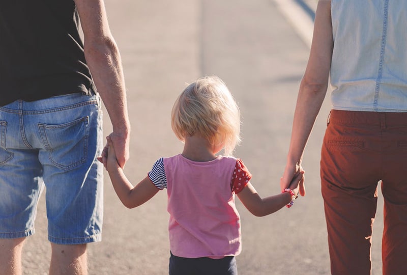 divorce séparation garde alternée allocations familiales parents frontaliers Luxembourg