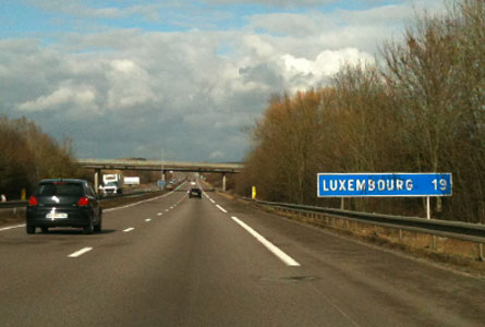 Autoroute A31 avec un panneau "Luxembourg"