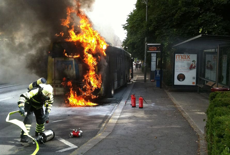 Bus en feu à Luxembourg-Ville. Photo : Service incendie et ambulance de la ville de Luxembourg